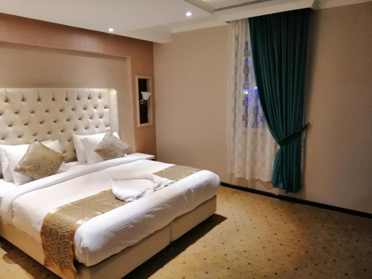اصاله الشروق للأجنحه الفندقيه Al Khobar Exteriör bild