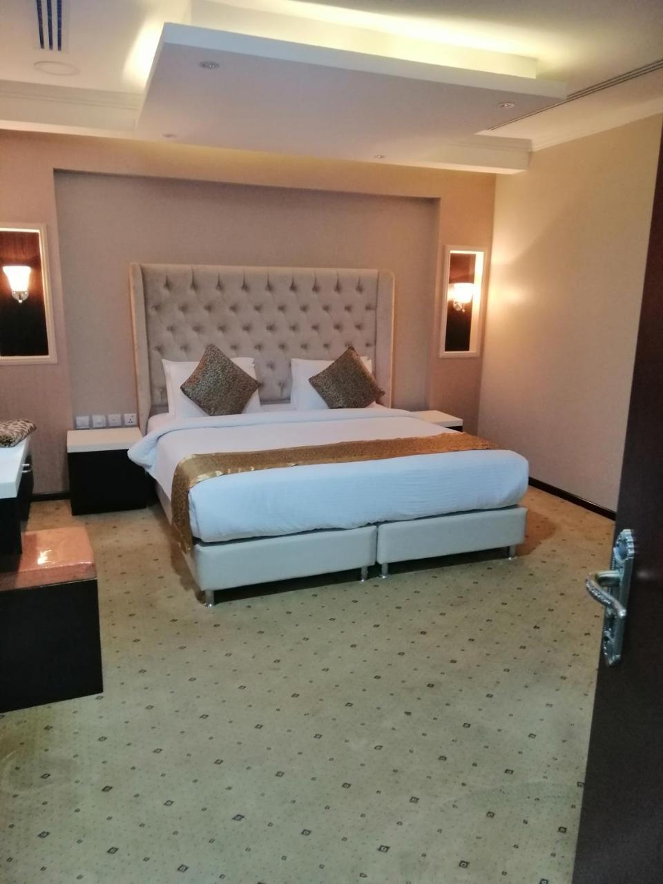 اصاله الشروق للأجنحه الفندقيه Al Khobar Exteriör bild